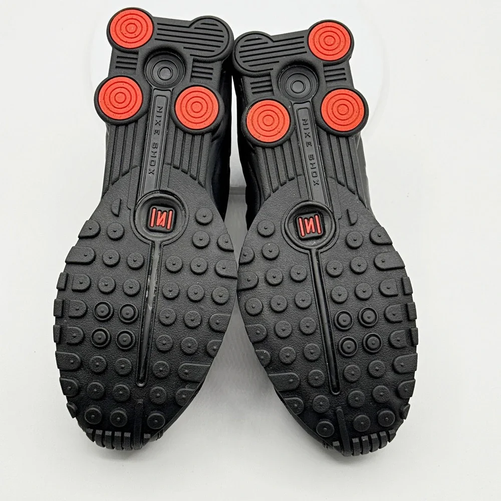 Nike Shox R4 'Black Max Orange' / Size 8.5 Womens / AR3565-004